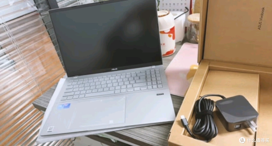 华硕无畏Pro16酷睿版2025评测:长续航高性能AI轻薄新选择