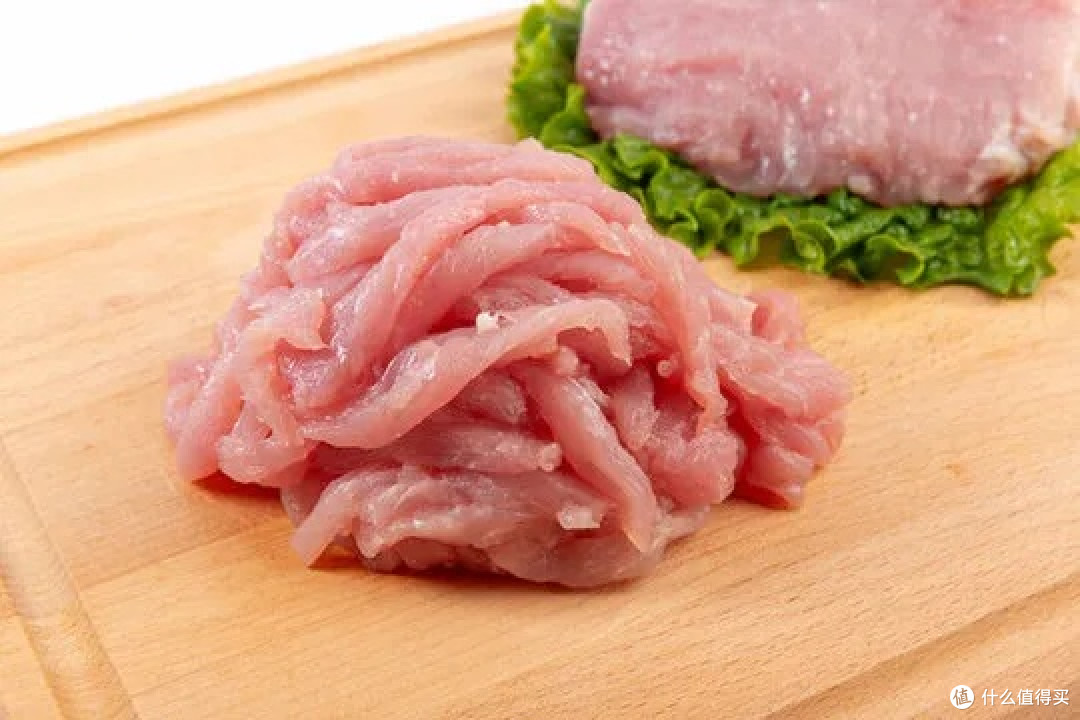 竹笋炒肉丝，春天来吃那是最合适。
