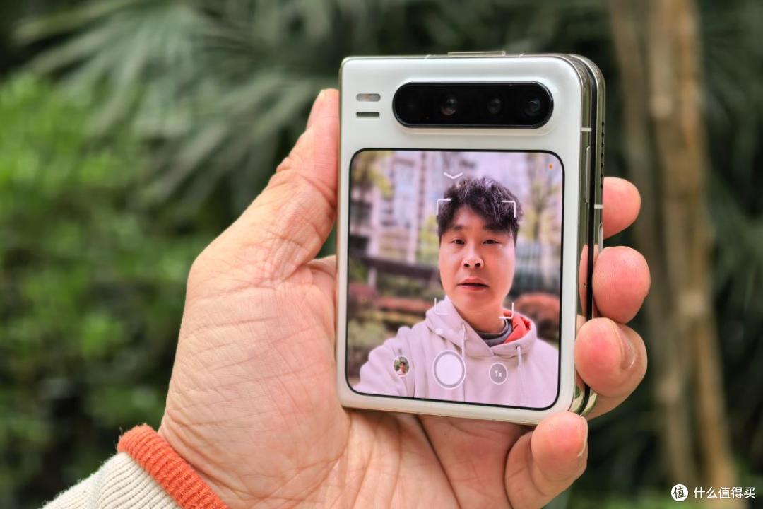 当折叠屏遇上“阔”字辈:华为Pura X的脑洞与实用的双重暴击