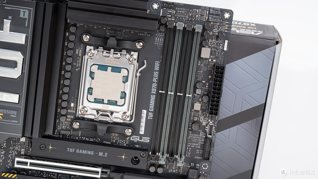 9950X3D+华硕X870-PLUS+RX 9070 XT+Model5装机:点燃AMD信仰之力