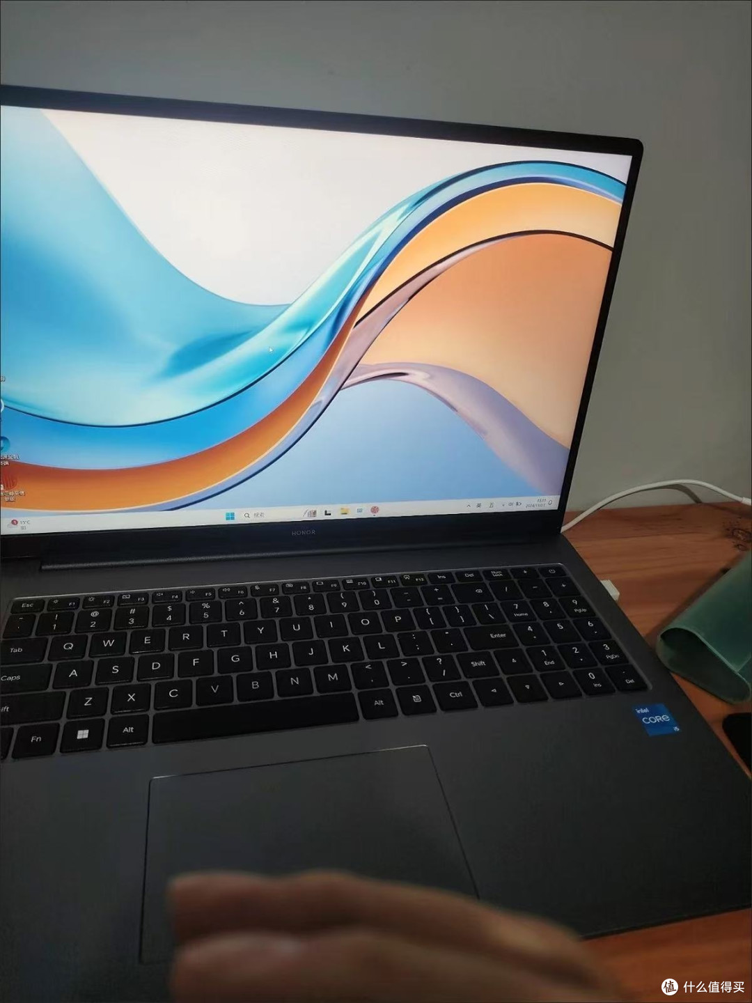 荣耀MagicBook X 16 战斗版:学生党的性价比之选
