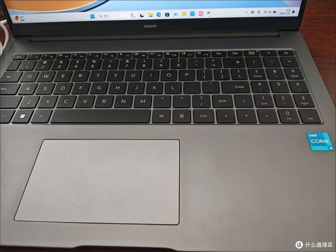 荣耀MagicBook X 16 战斗版:学生党的性价比之选