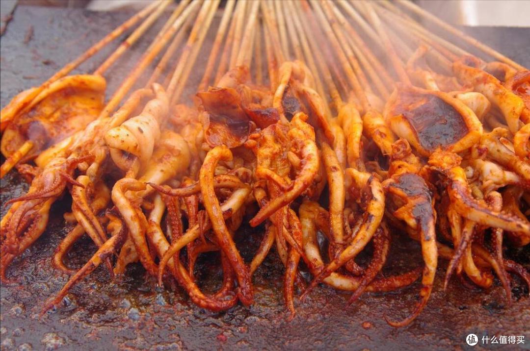 来大连吃啥？当地人推荐10种地道小吃，价不贵滋味美，满满东北味