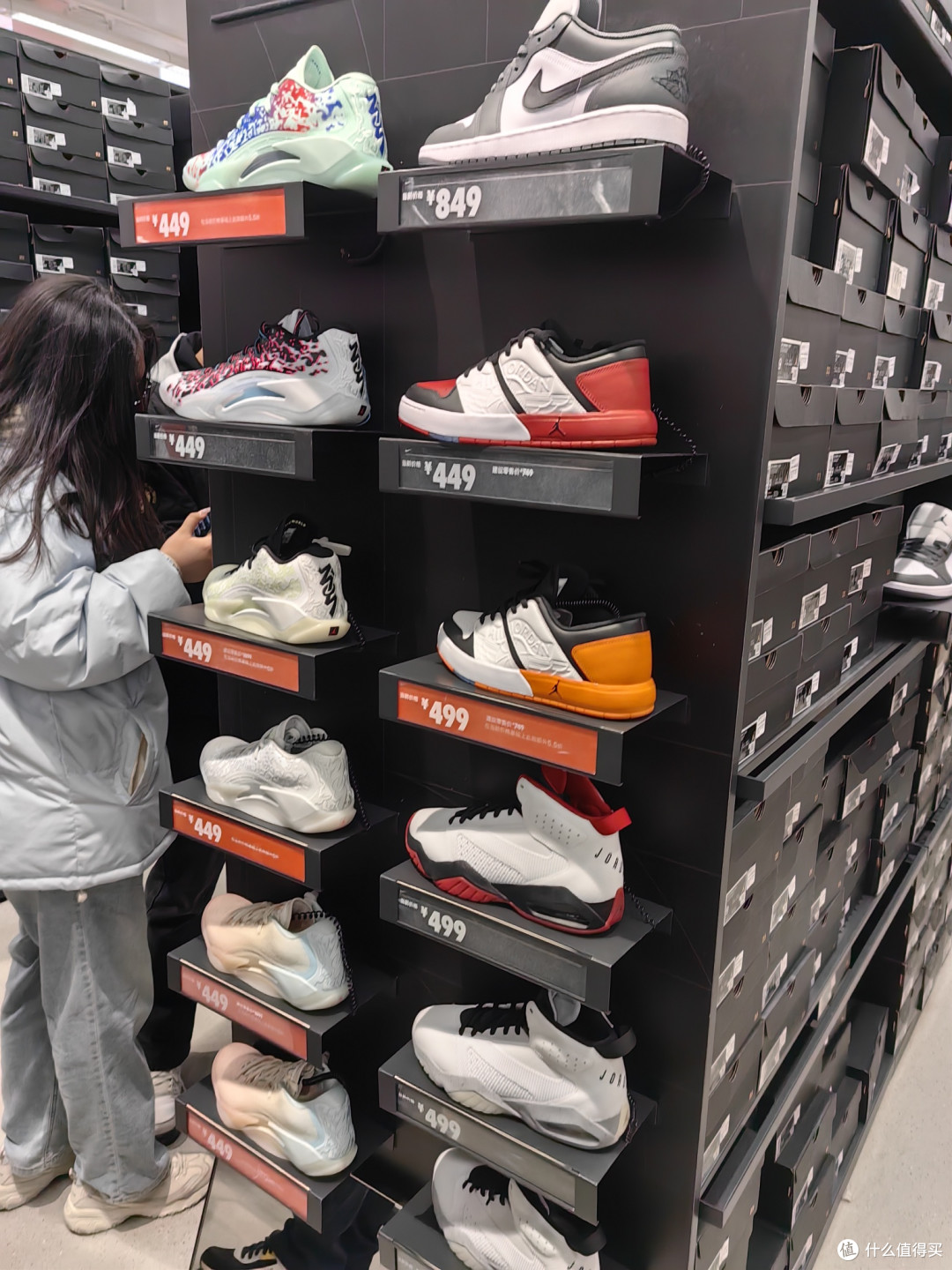 杉杉奥莱耐克探店,清不完的AJ23 小伙为啥没买