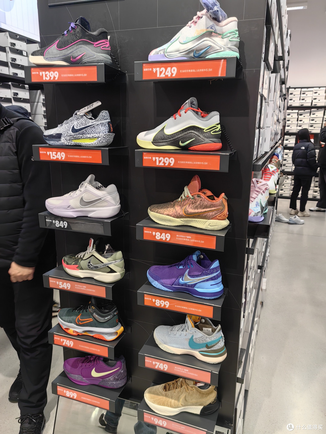 杉杉奥莱耐克探店,清不完的AJ23 小伙为啥没买
