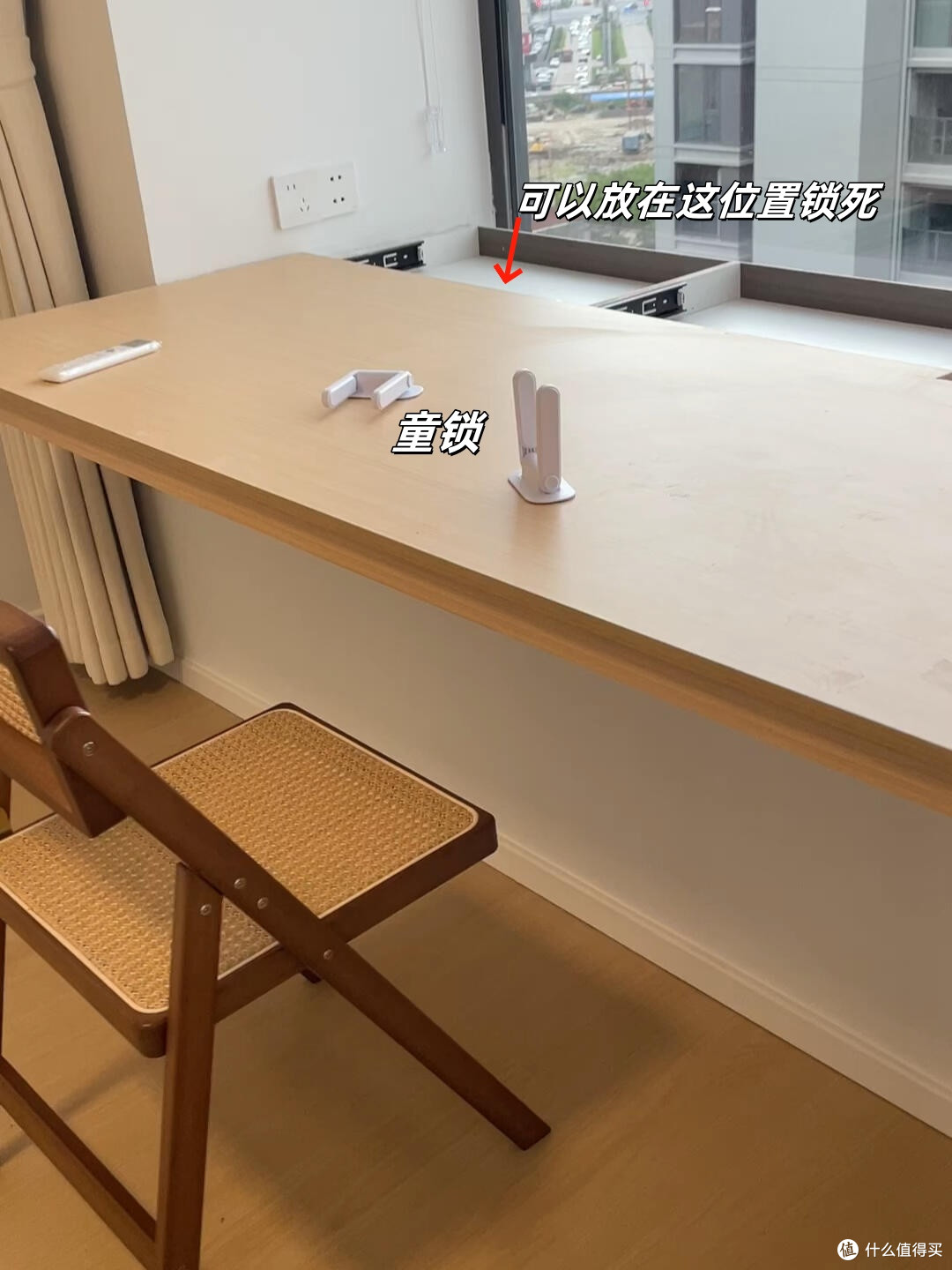 老公执意要将飘窗改成书桌，入住后才发现：太完美了！