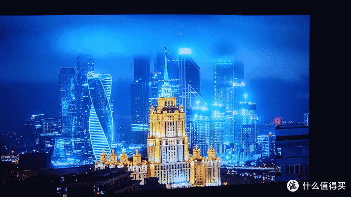 2025年百元级高性价比家用投影仪推荐!哈趣Q1投影仪真实体验!