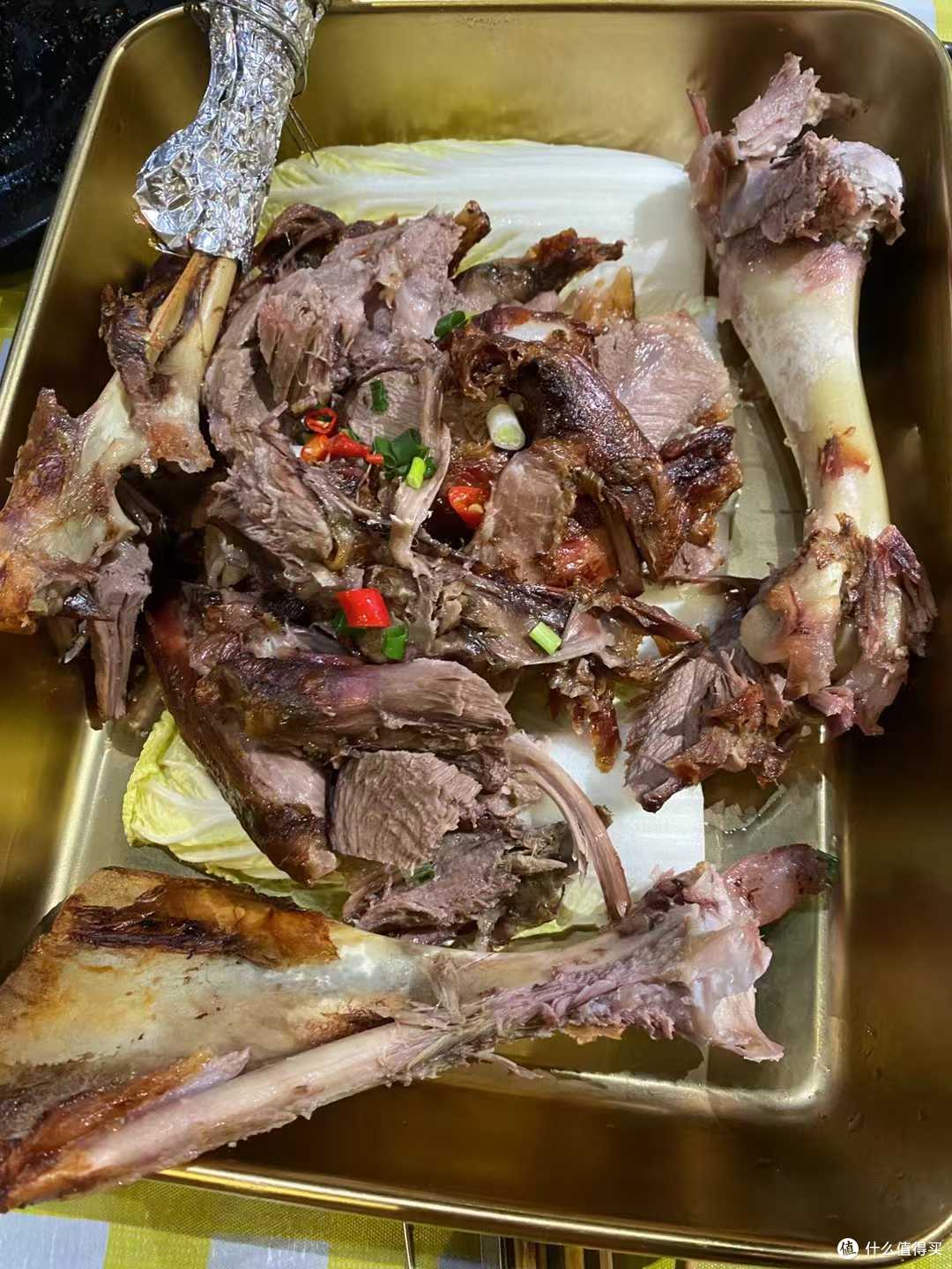 周末欢聚:烧烤小龙虾的美味时光