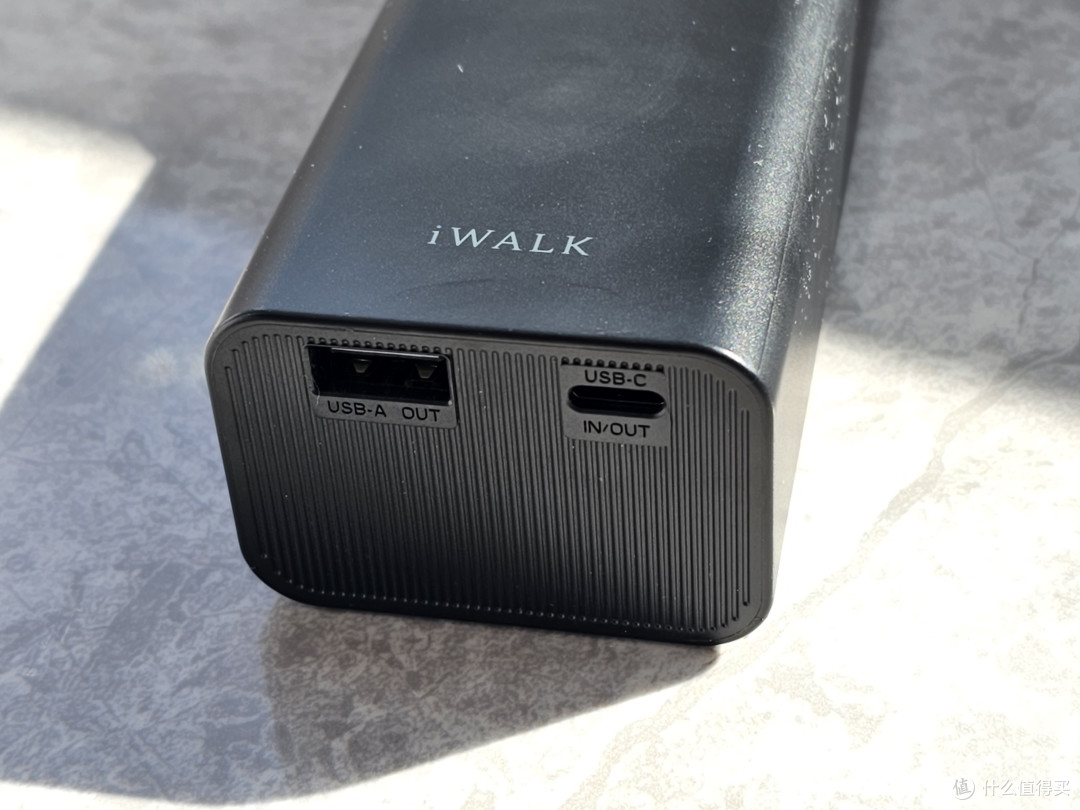 充电宝界“六边形战士”?iWALK拉拉宝MAX实至名归!