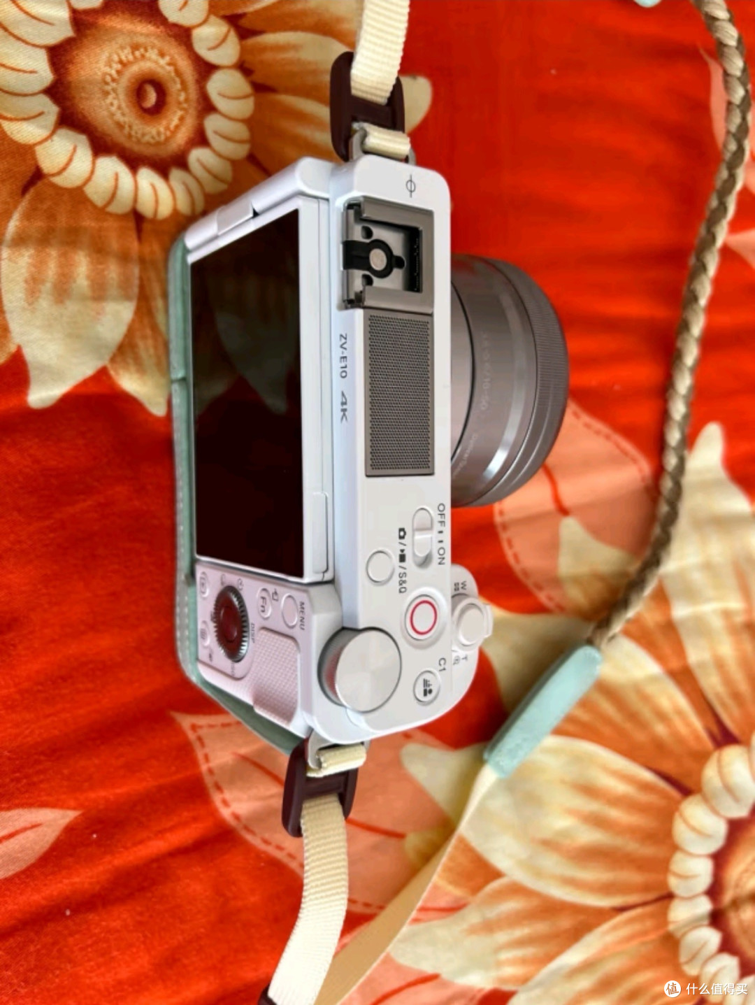 索尼（SONY）ZV-E10L：美肤新纪元，精准对焦的Vlog神器
