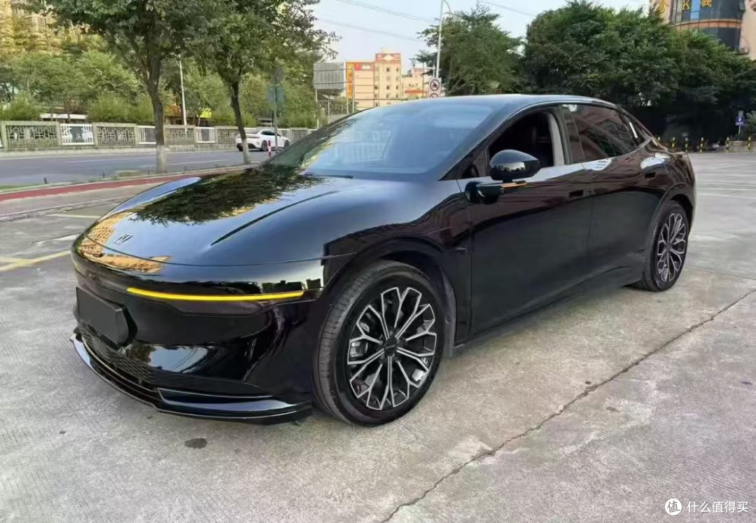 极氪007：新能源汽车的全能之星