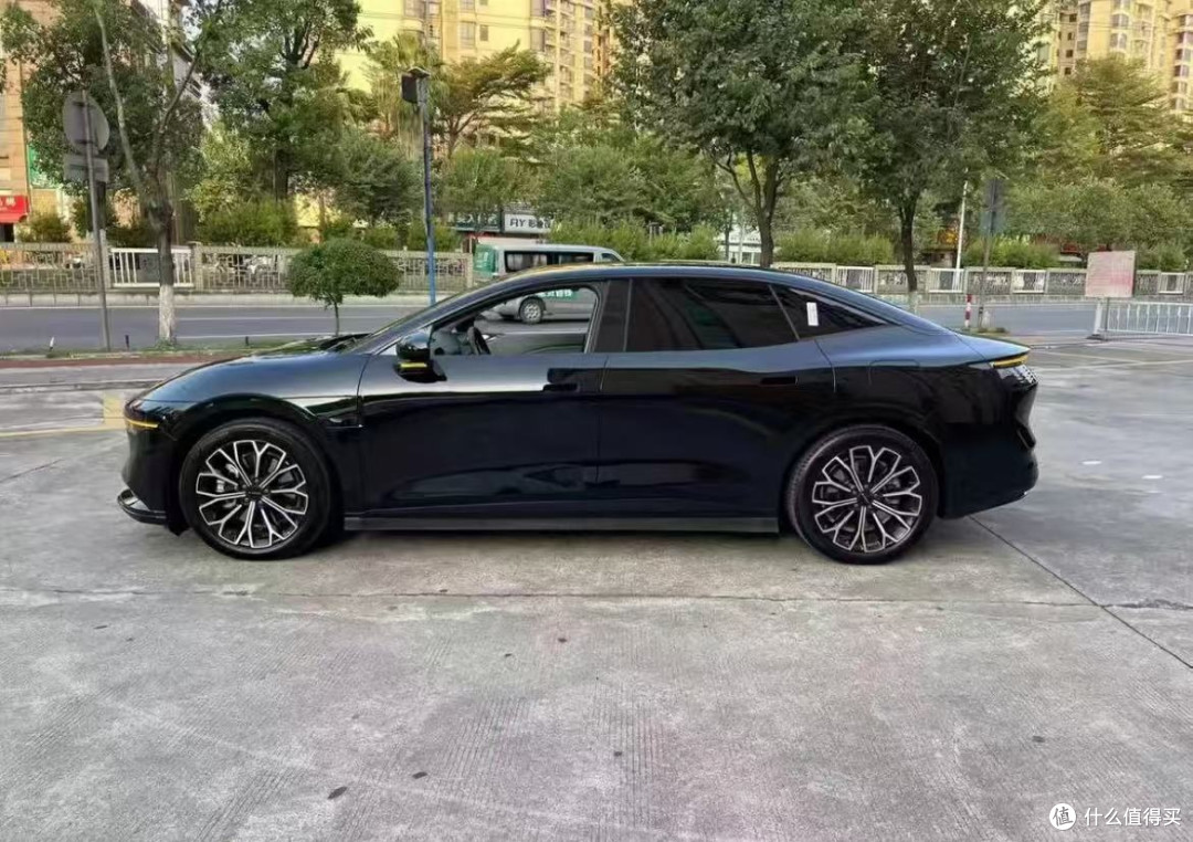 极氪007：新能源汽车的全能之星