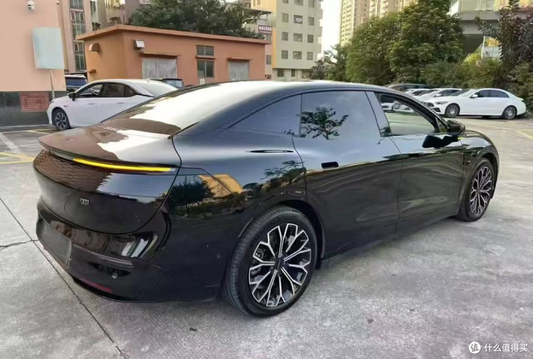 极氪007：新能源汽车的全能之星