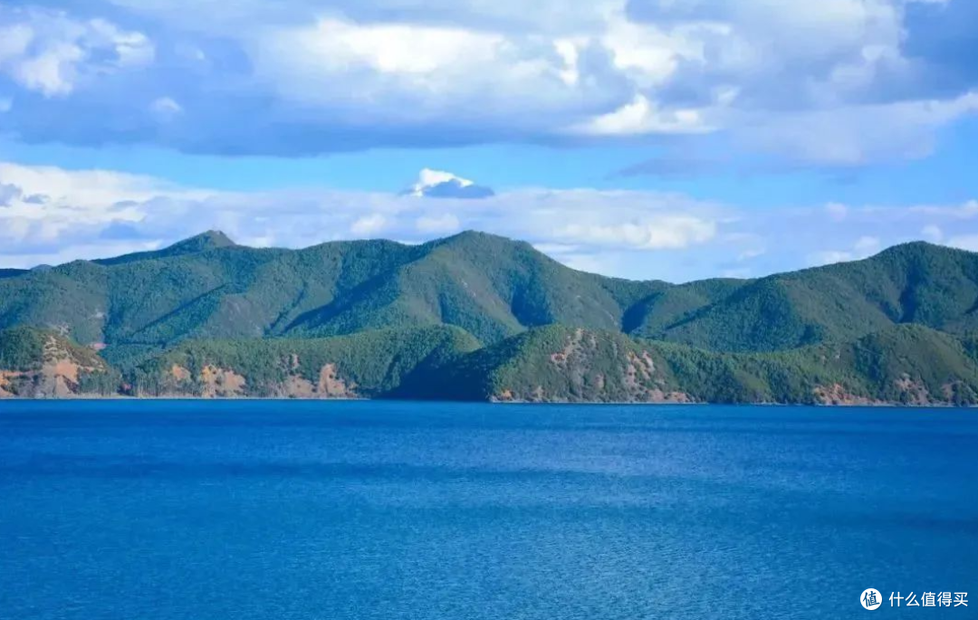 泸沽湖：春日仙境与摩梭风情的多重体验