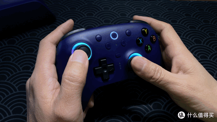 原装手感下放？八位堂猎户座2对比Xbox、Swtich Pro手柄！