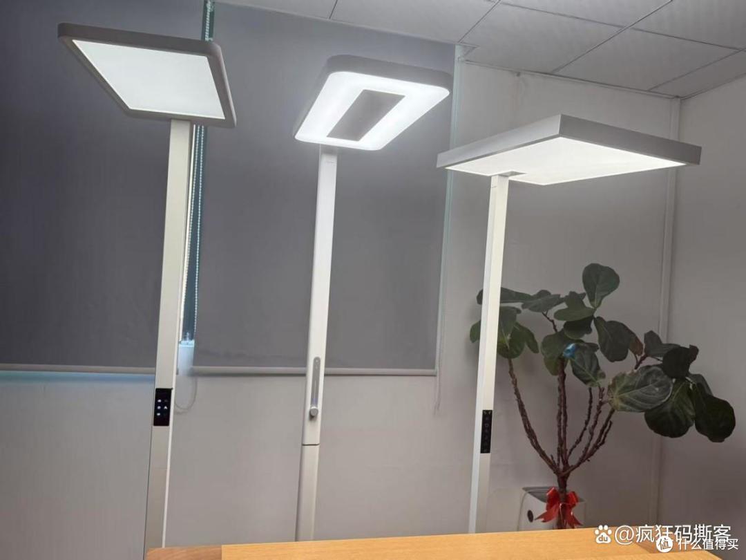 孩视宝大路灯值得买吗?书客、孩视宝、月影护眼大路灯强强对决