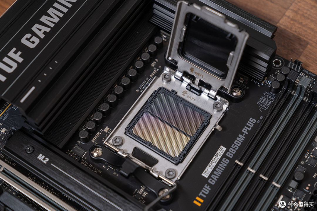 木艺邂逅硬核芯,华硕 B850M-Plus+索泰RTX5080+闪鳞G600装机展示