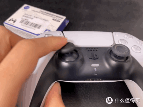 PS5手柄摇杆帽“裂开了”,玩着GT7破防了