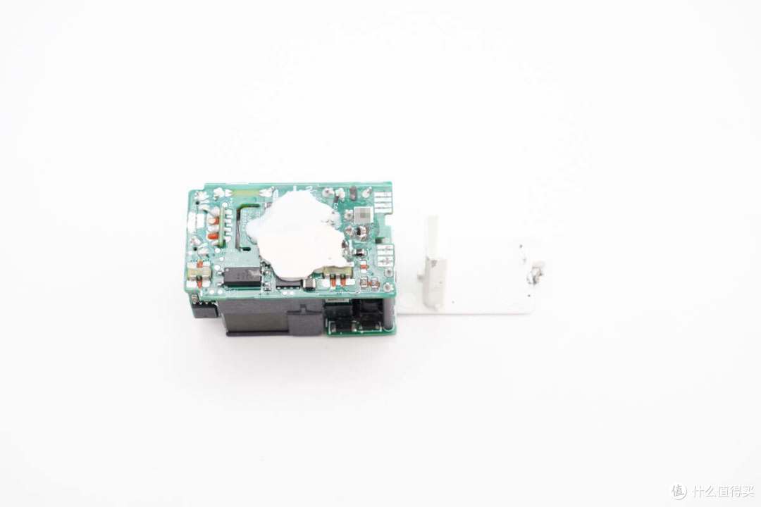 拆解报告：华为Pura X原装66W冰糖全能氮化镓充电器HW-110600C05