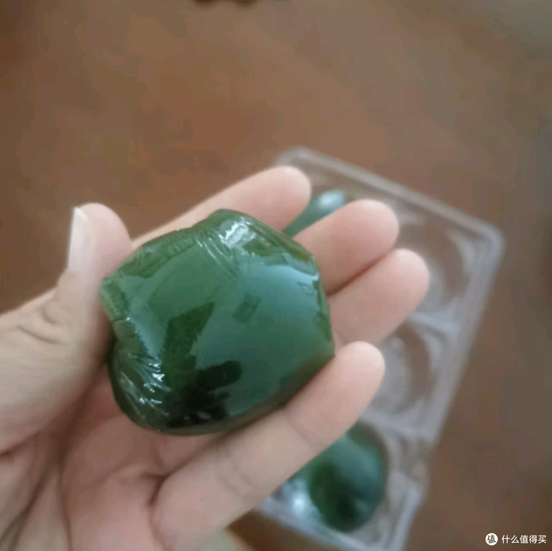 麦酥园艾草青团豆沙清明果饼干：传统与美味的完美融合