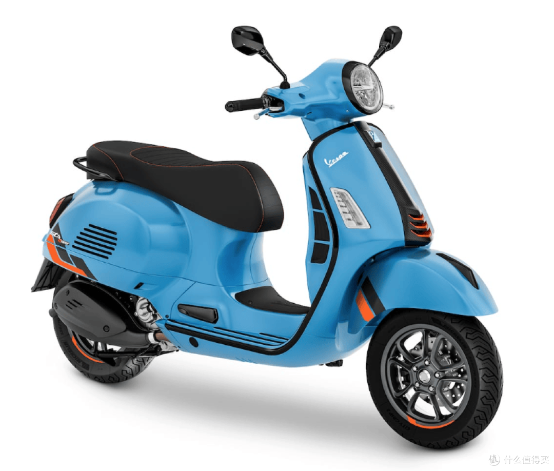 Vespa GTS 310 复古摩托车