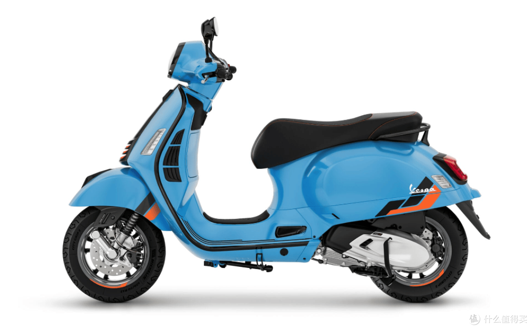 Vespa GTS 310 复古摩托车