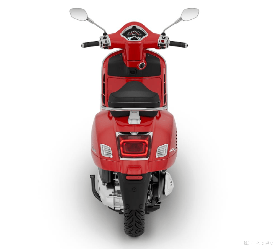 Vespa GTS 310 复古摩托车