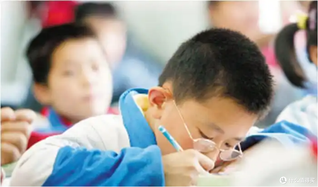 不看手机也近视！青少年近视的原因是什么？应该怎么防控？