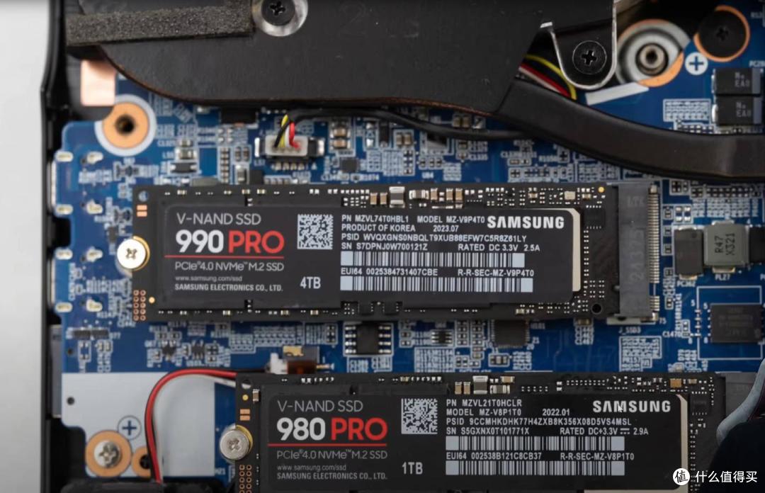 2025年旗舰游戏本最广泛模具:蓝天Clevo X580实机拆解展示
