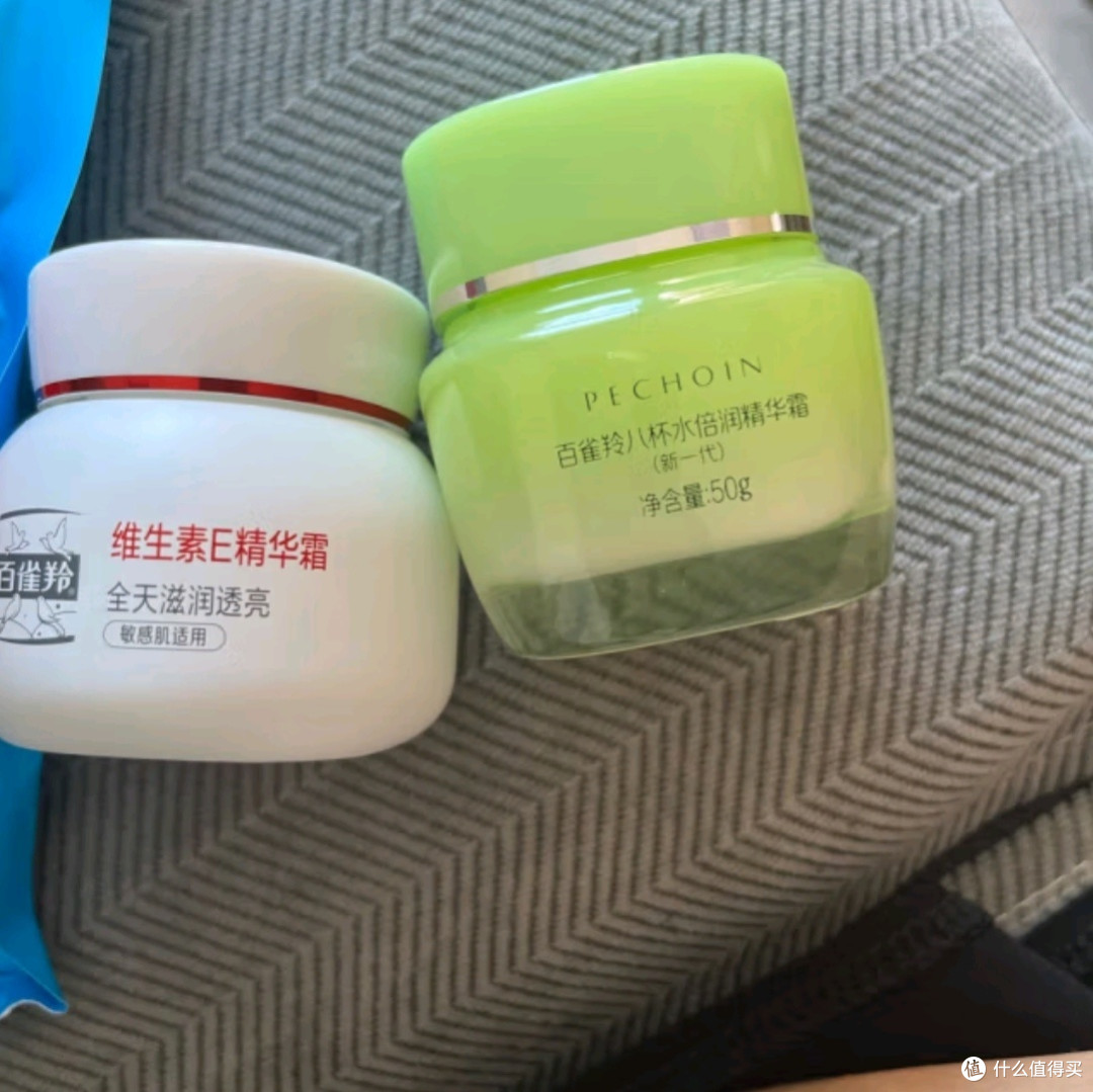 百雀羚维生素E精华霜:敏感肌的全天候滋润守护