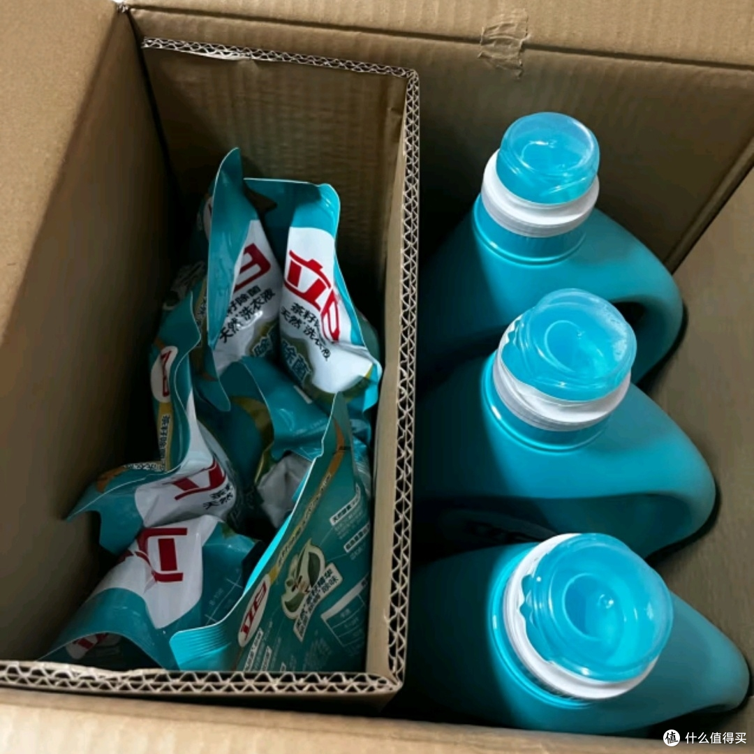 立白天然茶籽洗衣液让洗衣服更简单