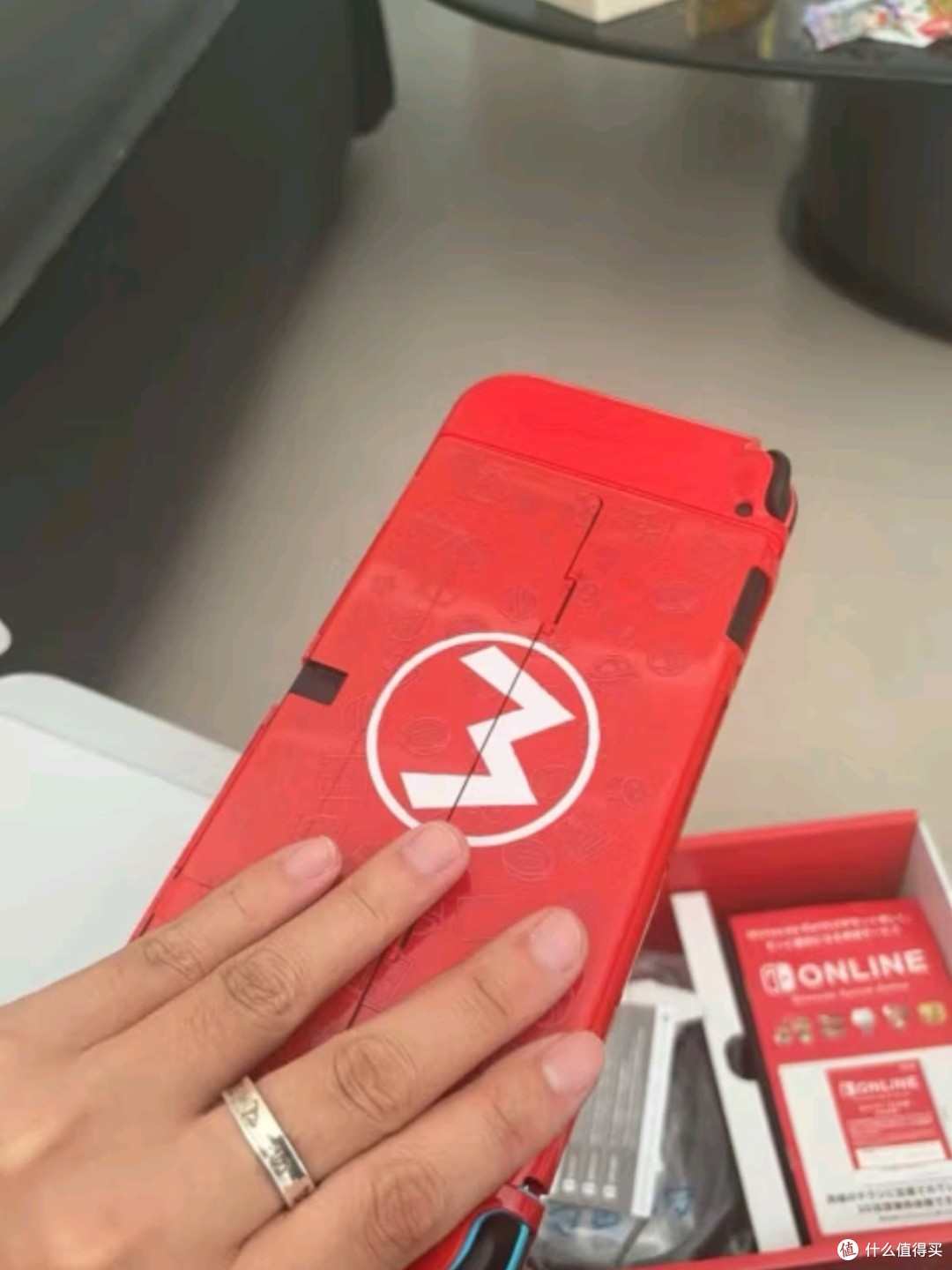 任天堂Switch OLED日版红蓝64GB：便携家用，体感游戏新体验