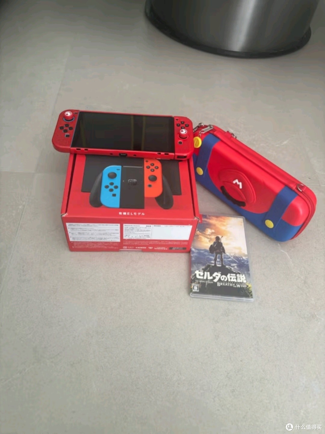 任天堂Switch日版OLED红蓝：掌机新选择，游戏新体验