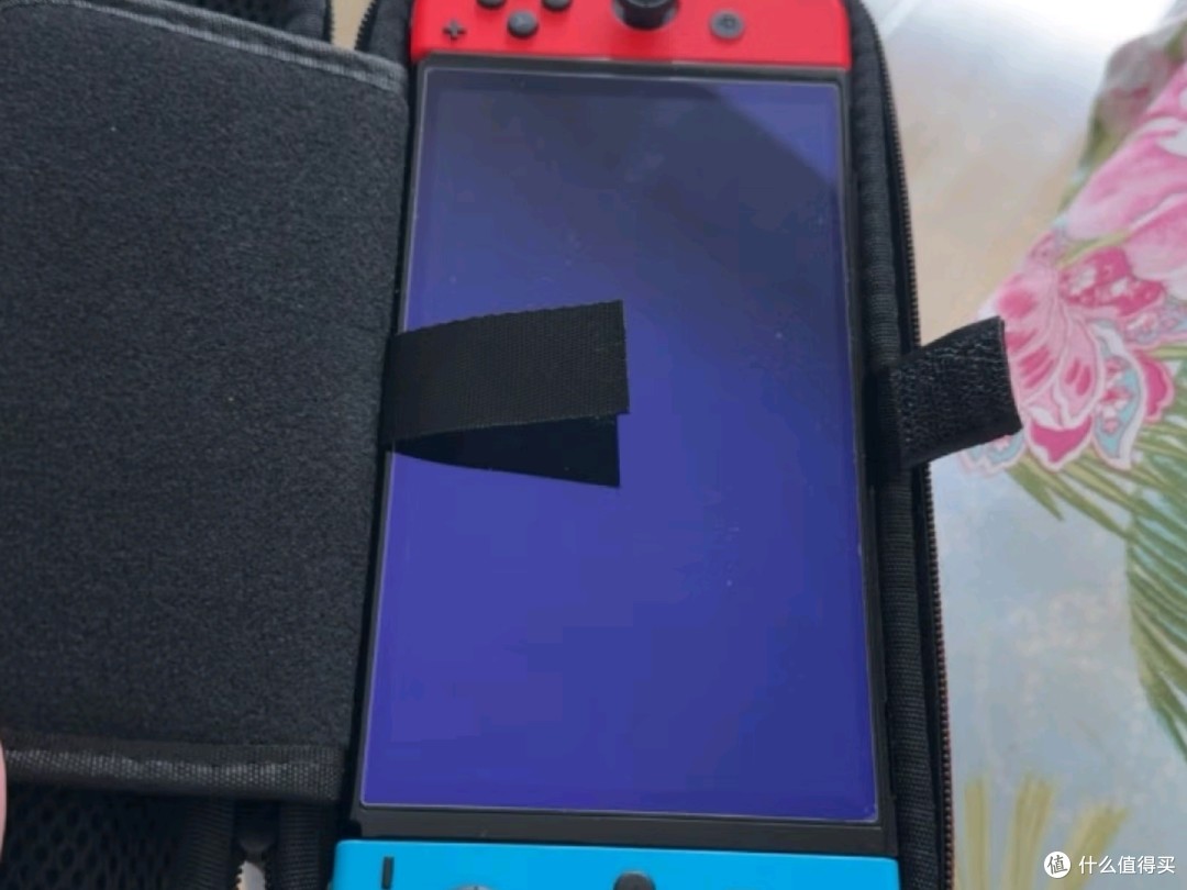 任天堂Switch OLED：便携家用游戏新体验
