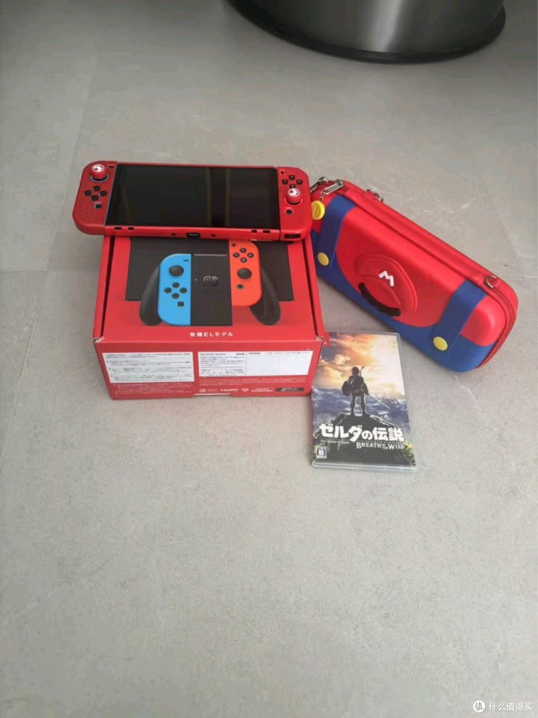 任天堂Switch OLED：便携家用游戏新体验