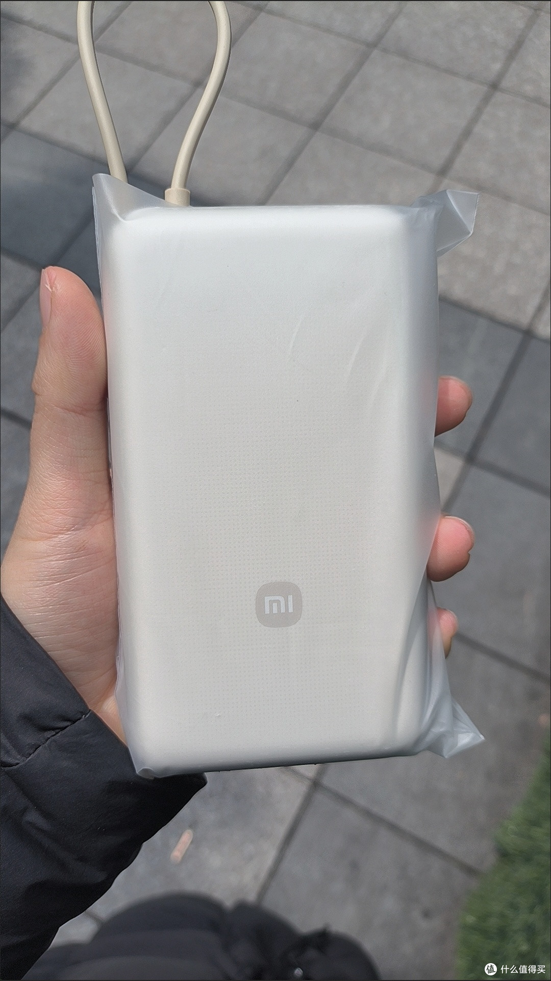清明出游必备好物:自带线充电宝真方便