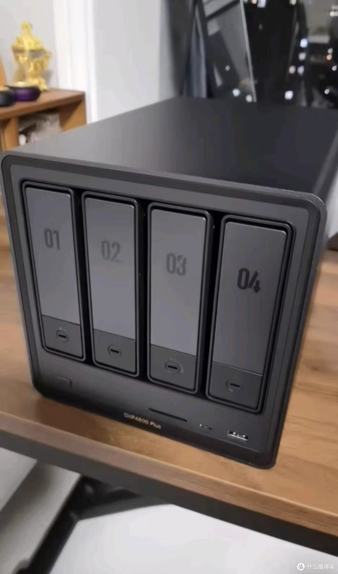 绿联DXP4800 Plus:智商税还是真香机?用不好连晾衣架都不如!