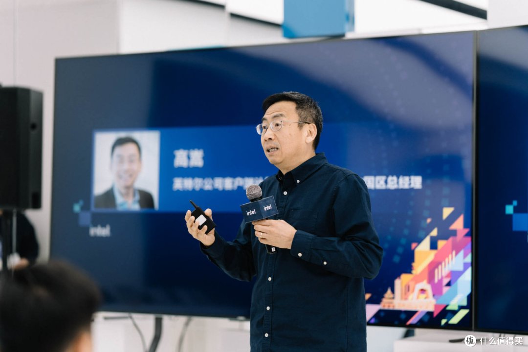 让笔记本左手静音长续航,右手AI全生态,英特尔是如何做到的?