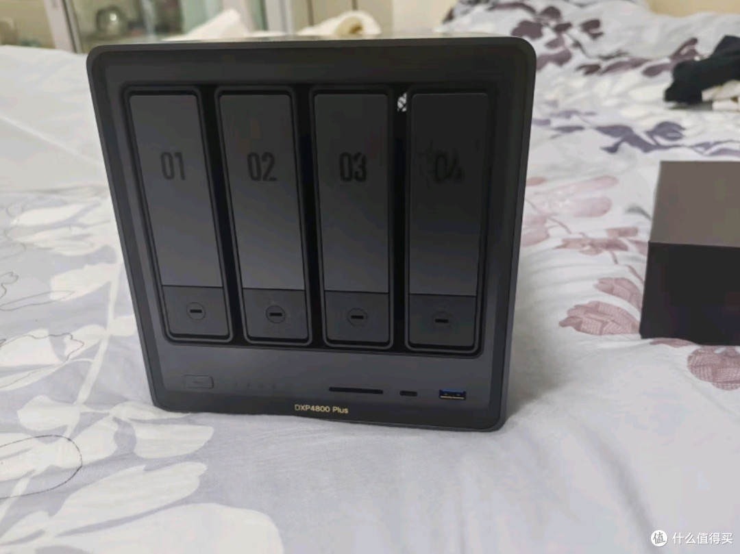 绿联私有云DXP4800 Plus：打造个人与家庭的数字存储新纪元
