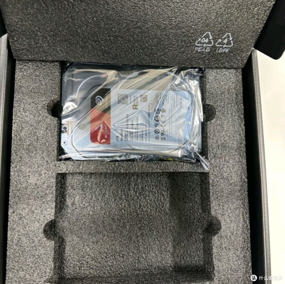 绿联私有云DXP4800 Plus:家庭数据存储与管理的理想选择