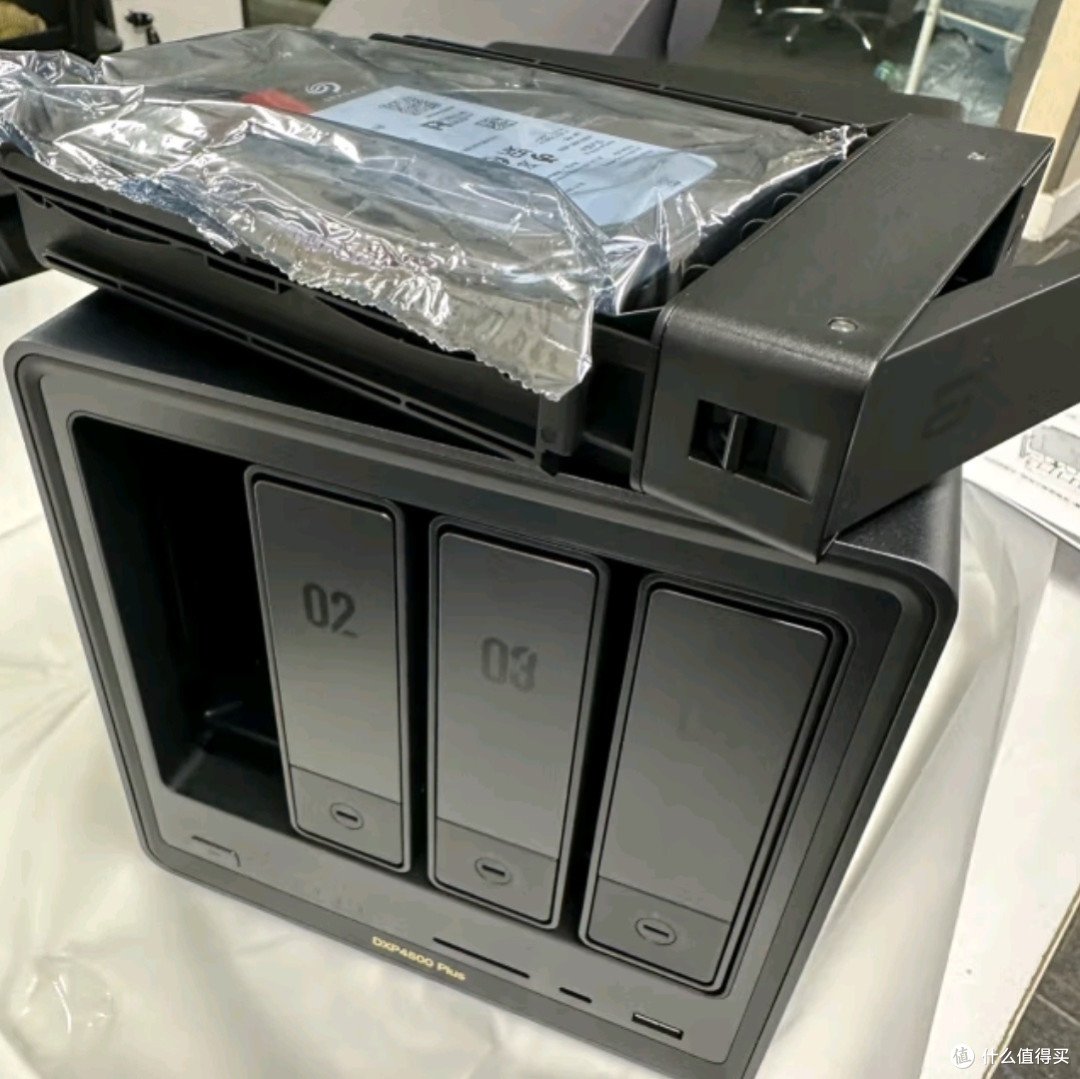 绿联私有云DXP4800 Plus:家庭数据存储与管理的理想选择
