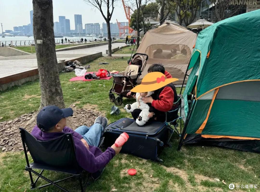 被网友的“抠搜露营神器”惊呆了,分文不花,凑齐一套露营设备
