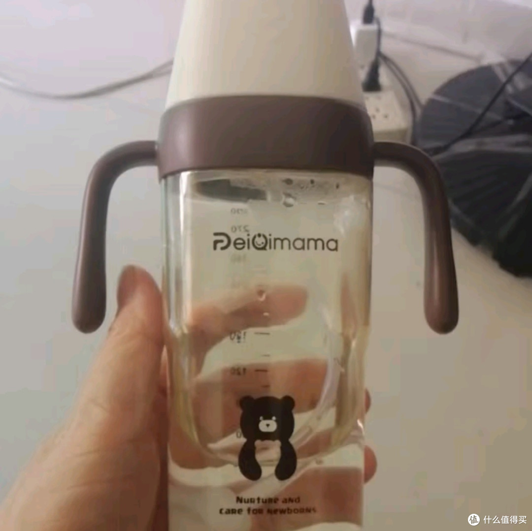 佩奇妈妈直饮吸管奶瓶：宝宝成长的饮水好伙伴