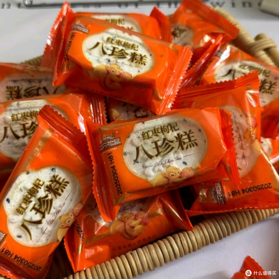 三只松鼠枸杞红枣八珍糕:传统韵味,健康新选择