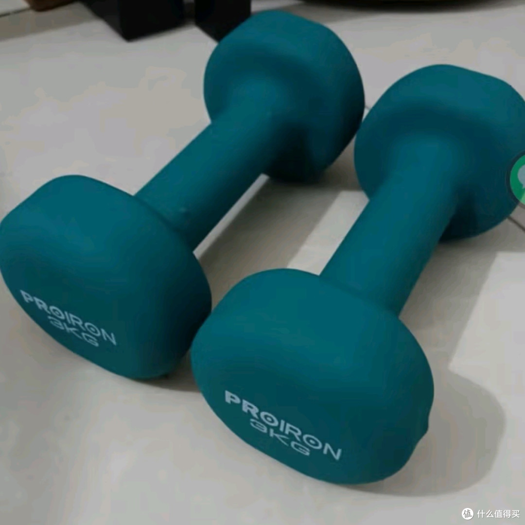 PROIRON普力艾浸塑哑铃:马卡龙绿,为家庭健身增添一抹清新色彩