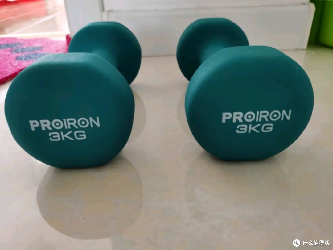 PROIRON普力艾浸塑哑铃:马卡龙绿,为家庭健身增添一抹清新色彩