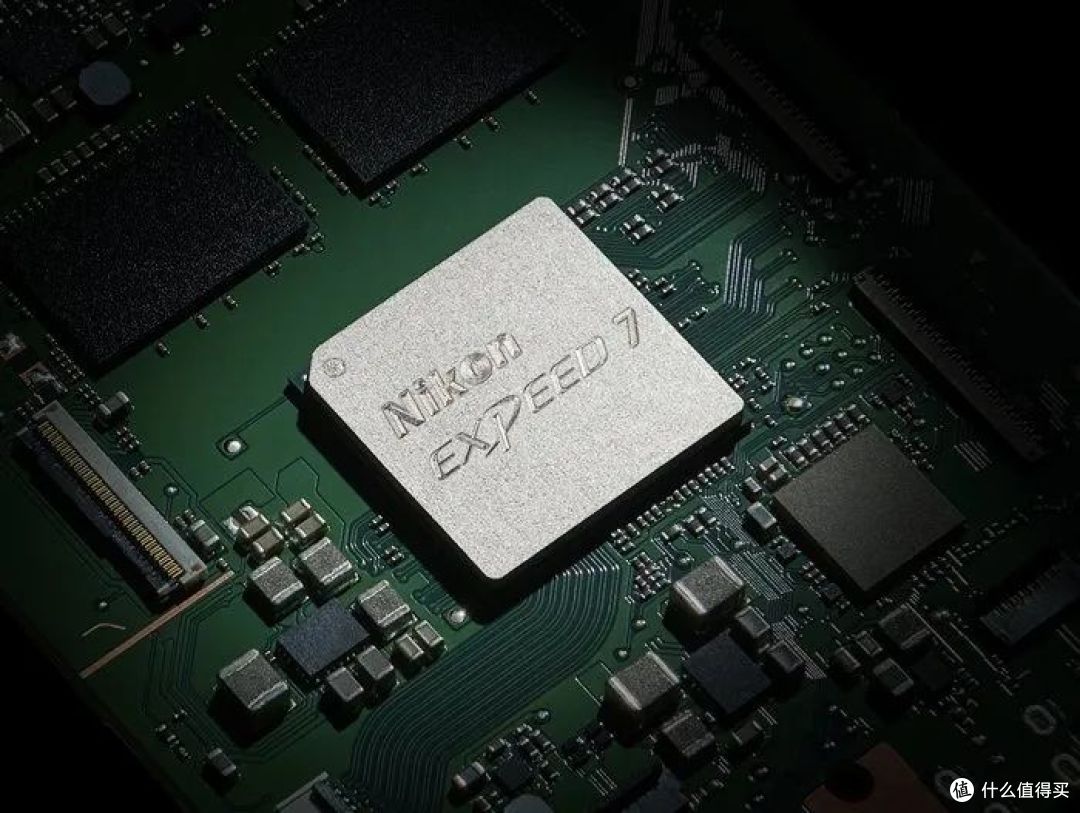 套机12999元起 尼康发布全画幅微单数码相机Z5 II