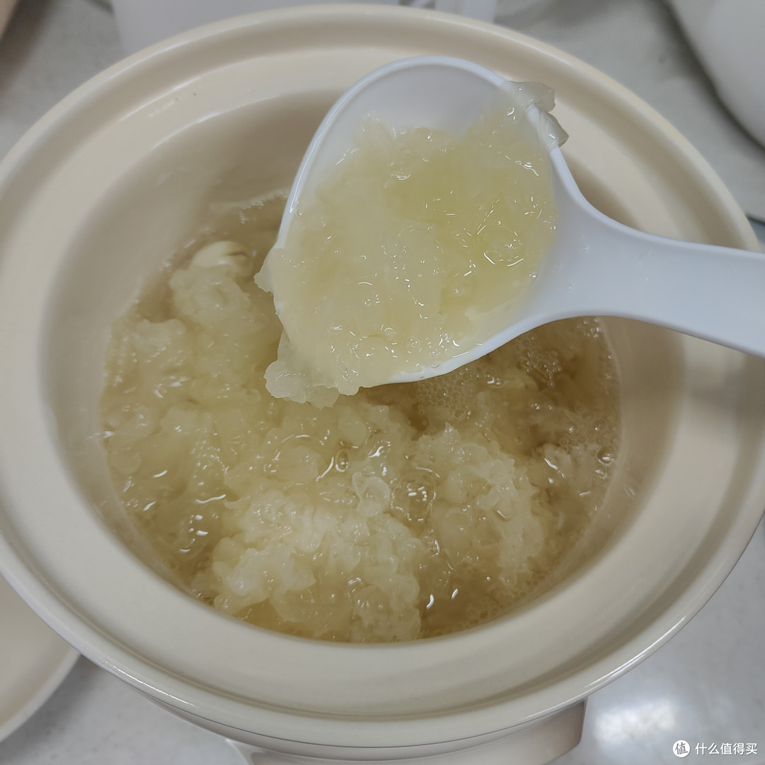 银耳莲子羹