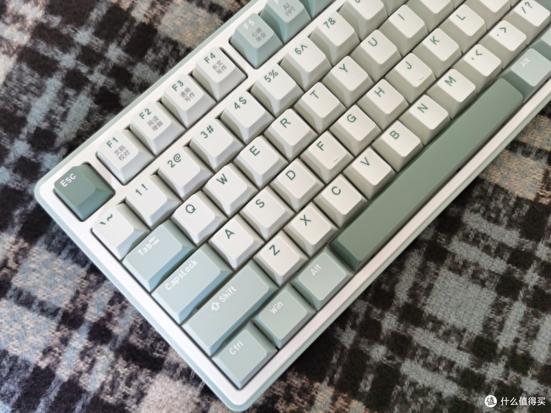 当机械键盘遇上 AI:RK R87PRO AI 四模键盘使用体验