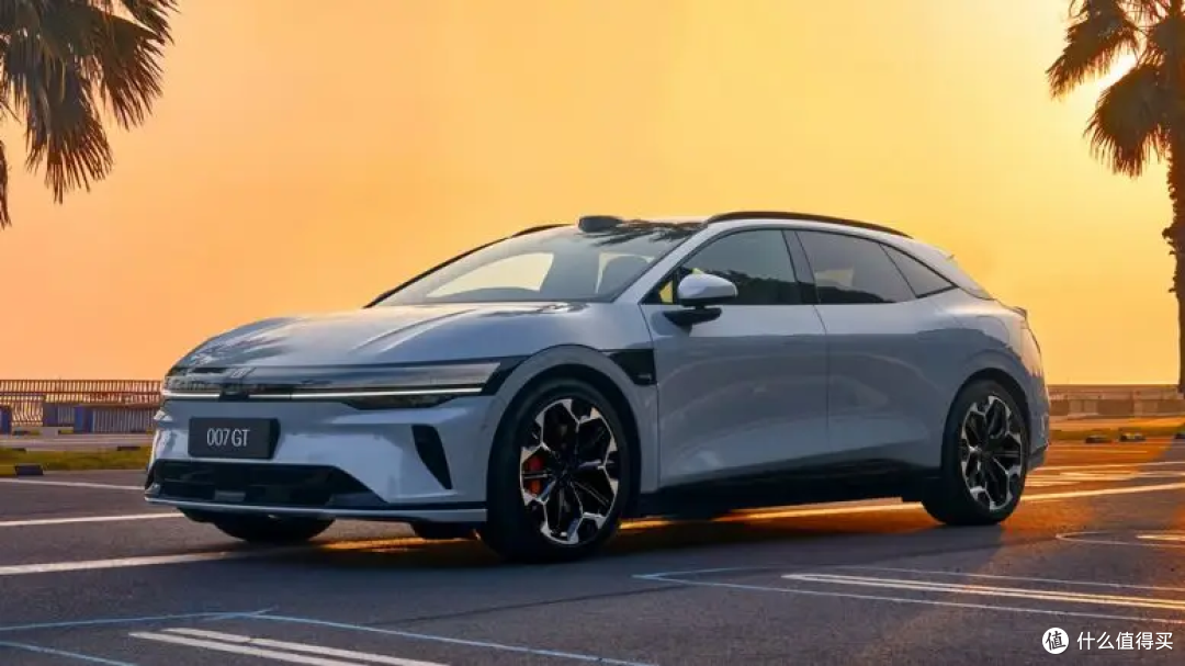 21.98万!极氪007 GT,两厢轿跑搭800V电驱,真"轻快"能爆款吗?
